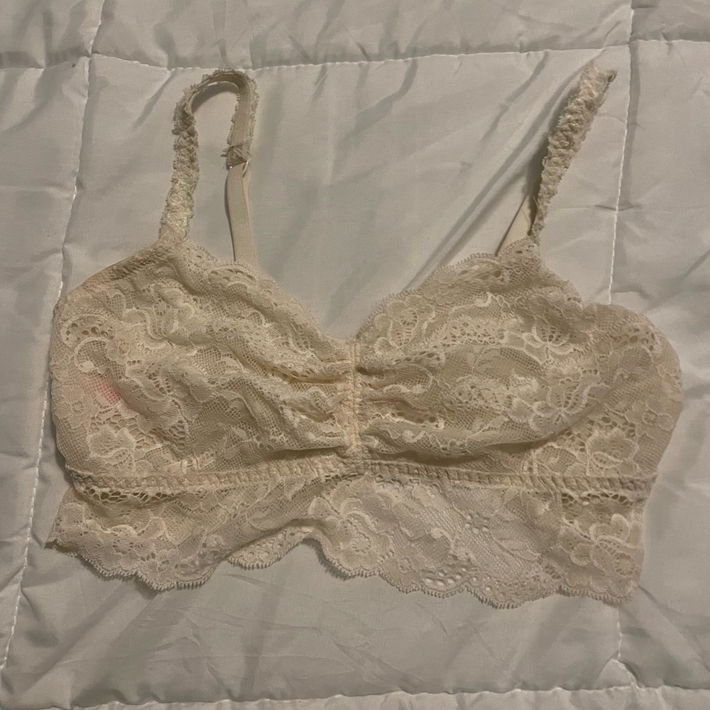✨Like New✨Victoria’s Secret PINK lace bralette 💕